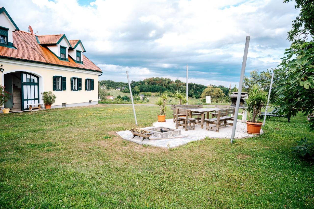 Apartamento Landhaus Dasthomas Henndorf im Burgenland Exterior foto